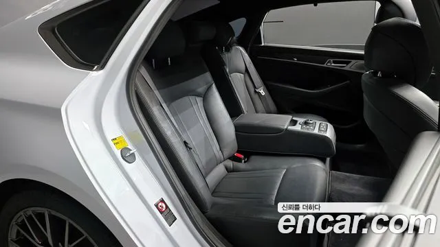 2018 Genesis G80 3.3 GDI Sold VIN KMHGN41DBJU274245 – interior seats