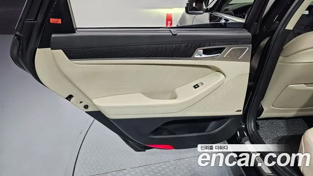 2019 Genesis G80 3.3 GDI Sold VIN KMHGN41DBKU322526 – rear exterior 2019 Genesis G80 3.3 GDI Sold VIN KMHGN41DBKU322526 – rear exterior