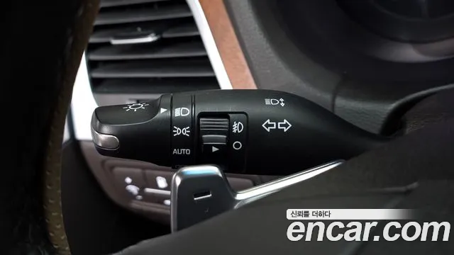2018 Genesis G80 3.3 GDI AWD Sold VIN KMHGN41DDJU278141 – interior seats