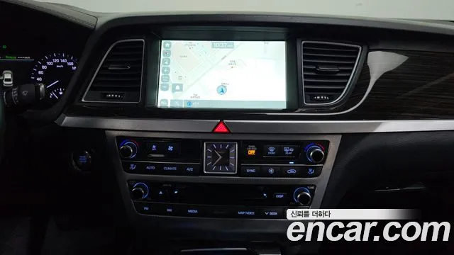 2018 Genesis G80 3.3 GDI AWD Sold VIN KMHGN41DDJU279162 – dashboard