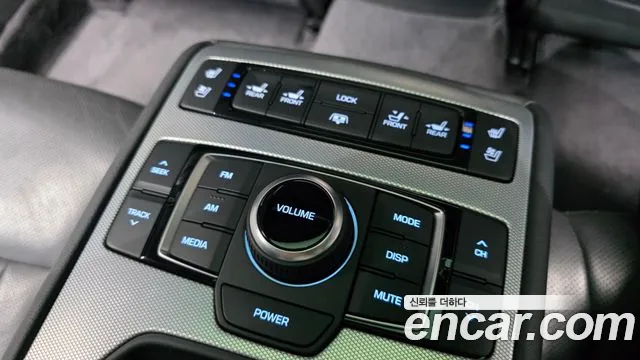 2018 Genesis G80 3.3 GDI AWD Sold VIN KMHGN41DDJU290187 – interior seats