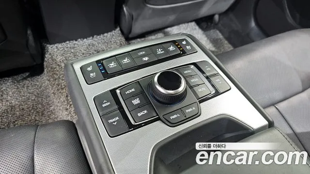 2018 Genesis G80 3.3 GDI AWD Sold VIN KMHGN41DDJU290590 – photo 31