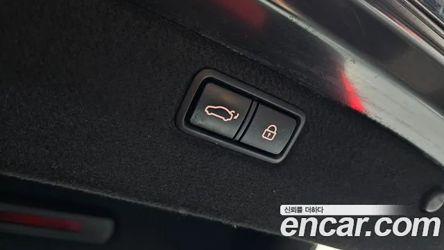 2019 Genesis G80 3.8 GDI AWD Sold VIN KMHGN41EDKU323390 – photo 12 2019 Genesis G80 3.8 GDI AWD Sold VIN KMHGN41EDKU323390 – photo 12