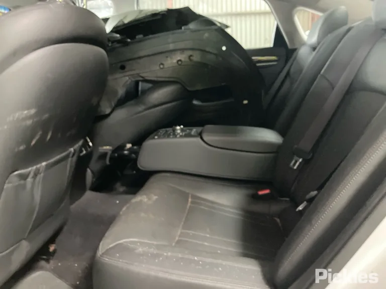 2016 Hyundai Genesis Damaged VIN KMHGN41EMFU080633 – exterior detail