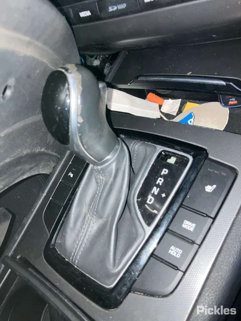 2016 Hyundai Genesis Damaged VIN KMHGN41EMFU080633 – odometer reading