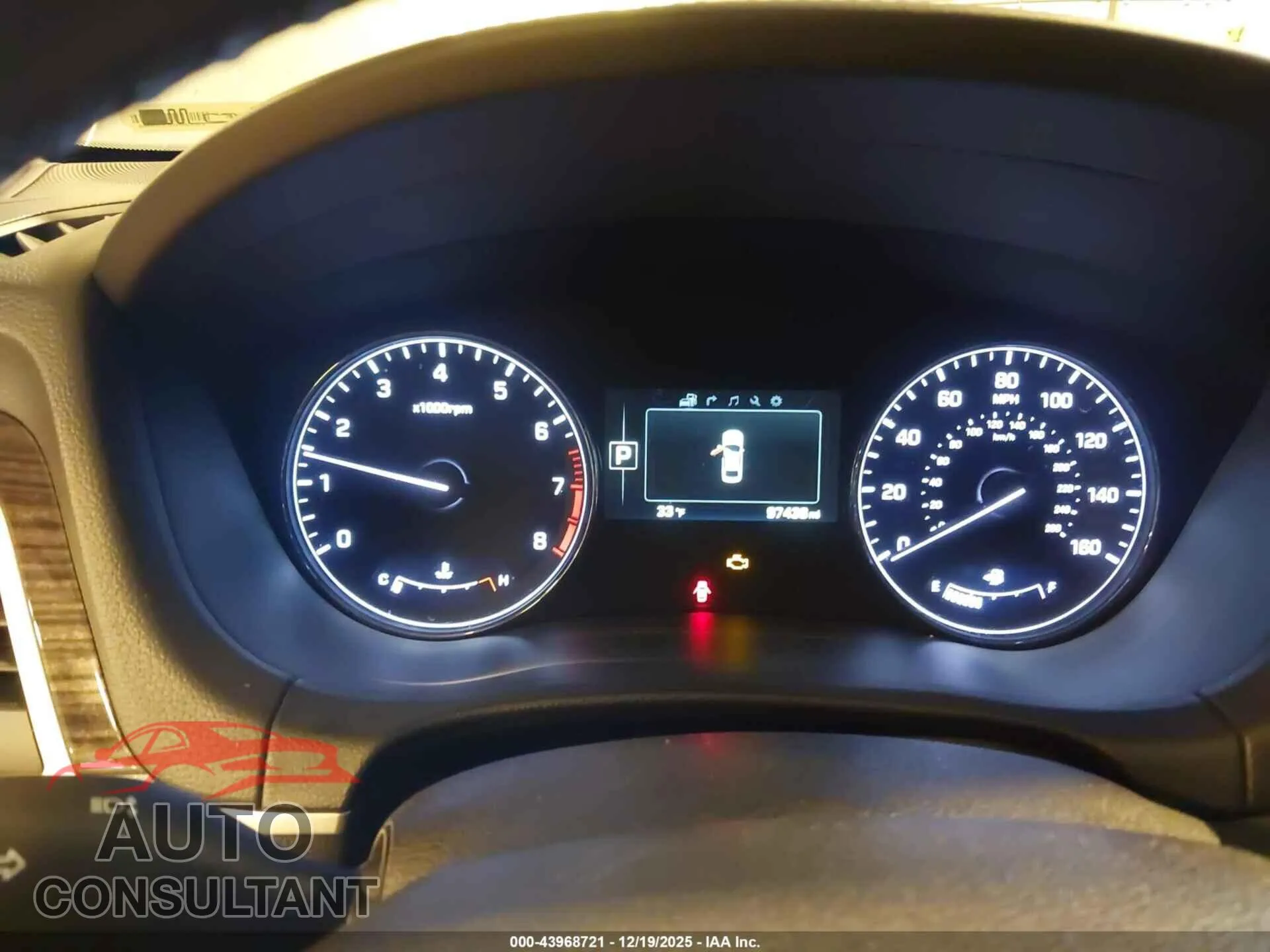 2015 HYUNDAI GENESIS Damaged VIN KMHGN4JE8FU058131 – exterior detail