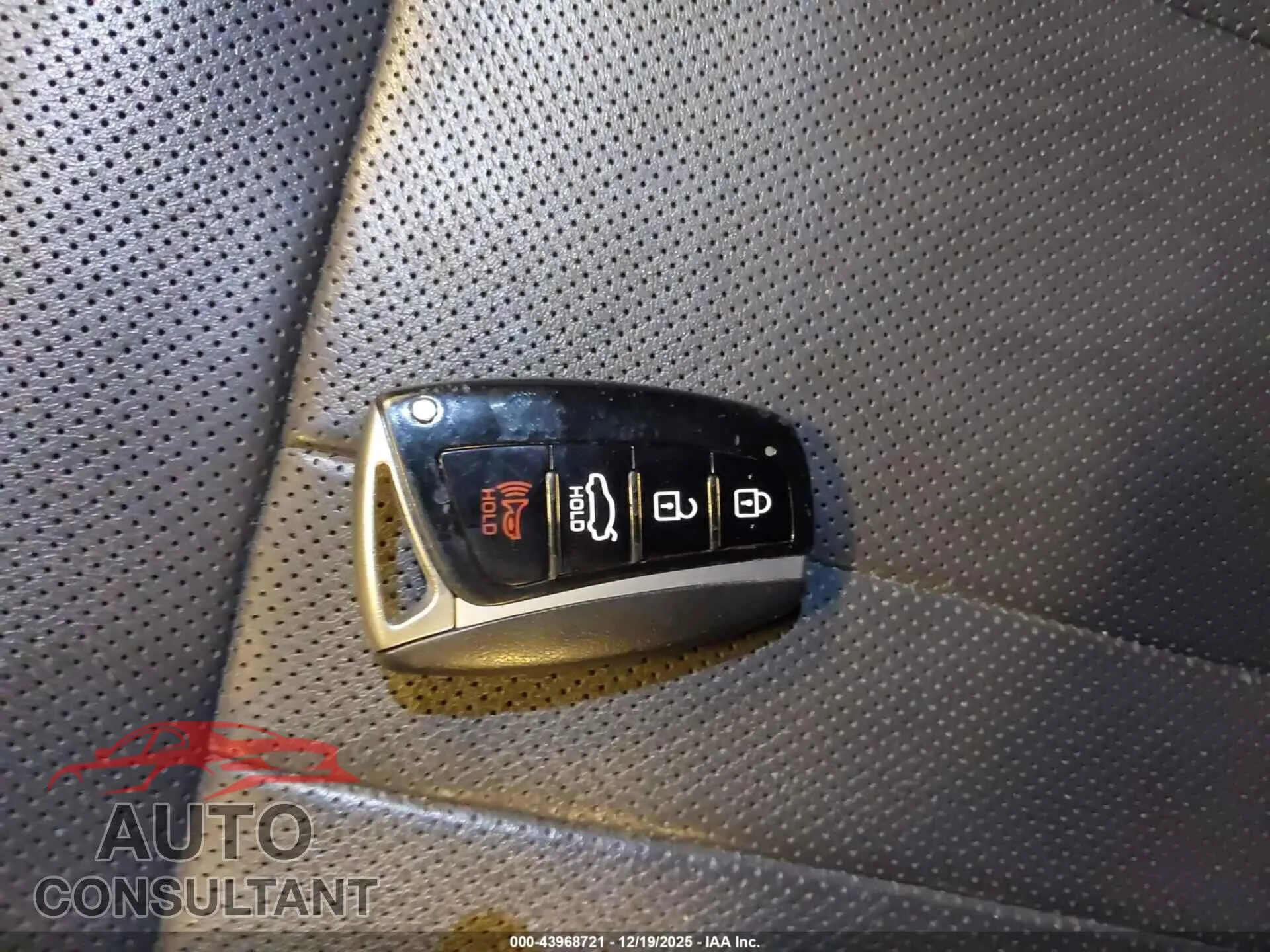 2015 HYUNDAI GENESIS Damaged VIN KMHGN4JE8FU058131 – photo 11