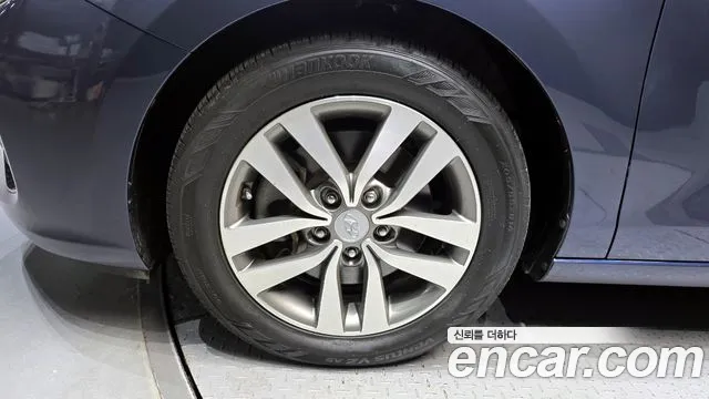 2018 Hyundai i30 (PD) 1.4 Turbo Sold VIN KMHH151AGJU068889 – trunk area