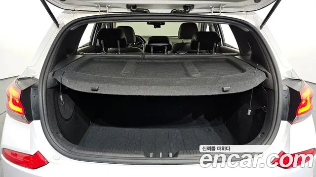 2018 Hyundai i30 (PD) Diesel 1.6 Sold VIN KMHH351DGJU082655 – interior seats