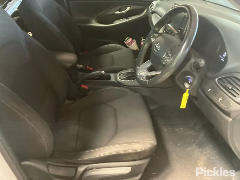2018 Hyundai i30 Damaged VIN KMHH351EMJU073812 – engine bay 2018 Hyundai i30 Damaged VIN KMHH351EMJU073812 – engine bay