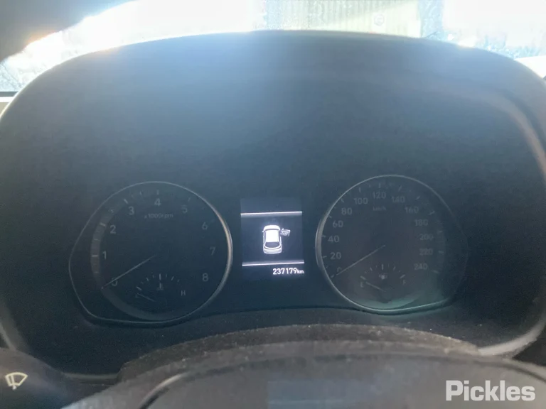2018 Hyundai i30 Damaged VIN KMHH351EMJU073812 – photo 14 2018 Hyundai i30 Damaged VIN KMHH351EMJU073812 – photo 14