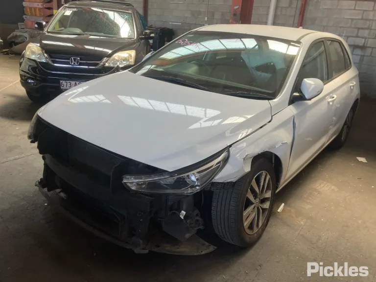 2018 Hyundai i30 Damaged VIN KMHH351EMJU073812 – photo 18 2018 Hyundai i30 Damaged VIN KMHH351EMJU073812 – photo 18