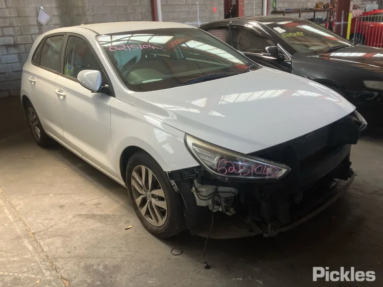 2018 Hyundai i30 Damaged VIN KMHH351EMJU073812 – photo 23 2018 Hyundai i30 Damaged VIN KMHH351EMJU073812 – photo 23