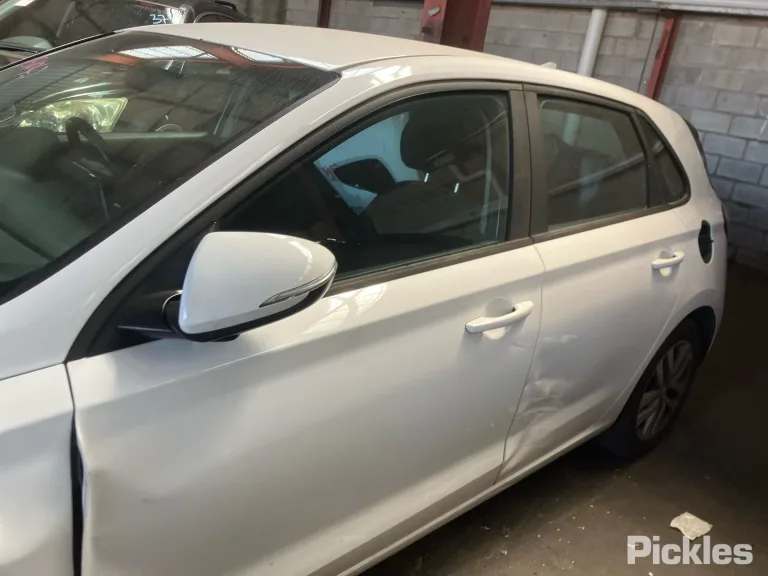 2018 Hyundai i30 Damaged VIN KMHH351EMJU073812 – photo 24 2018 Hyundai i30 Damaged VIN KMHH351EMJU073812 – photo 24