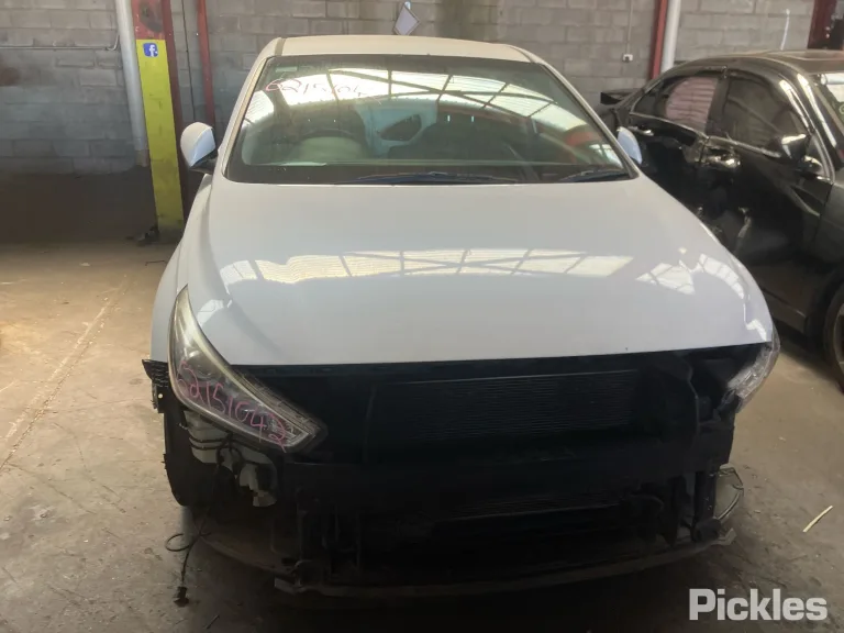 2018 Hyundai i30 Damaged VIN KMHH351EMJU073812 – photo 26 2018 Hyundai i30 Damaged VIN KMHH351EMJU073812 – photo 26