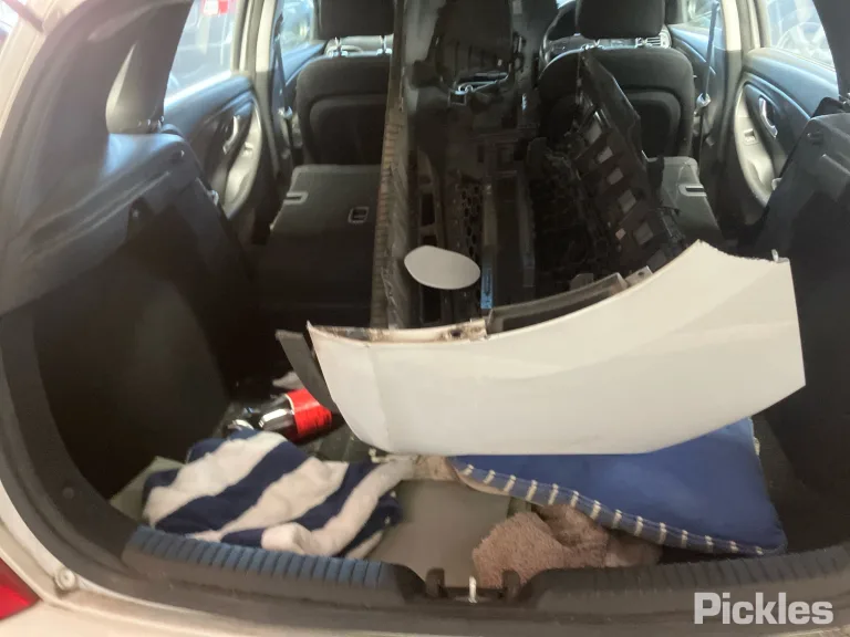 2018 Hyundai i30 Damaged VIN KMHH351EMJU073812 – photo 28 2018 Hyundai i30 Damaged VIN KMHH351EMJU073812 – photo 28