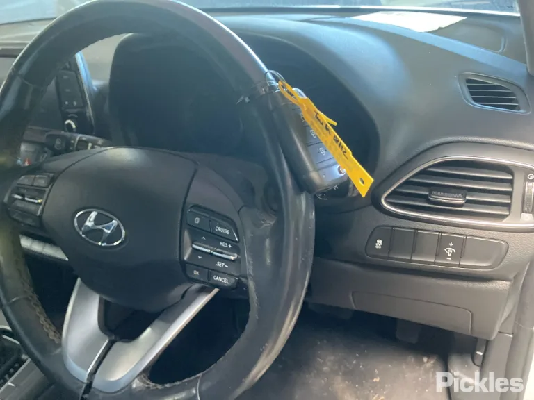 2018 Hyundai i30 Damaged VIN KMHH351EMJU073812 – photo 30 2018 Hyundai i30 Damaged VIN KMHH351EMJU073812 – photo 30