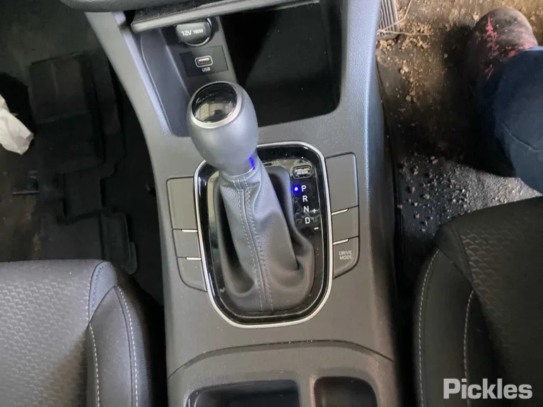 2022 Hyundai i30 Damaged VIN KMHH351EMNU184399 – interior seats