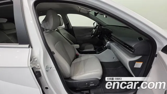 2023 Hyundai Kona Hybrid (SX2) Inspiration Sold VIN KMHHE811GPU002117 – dashboard