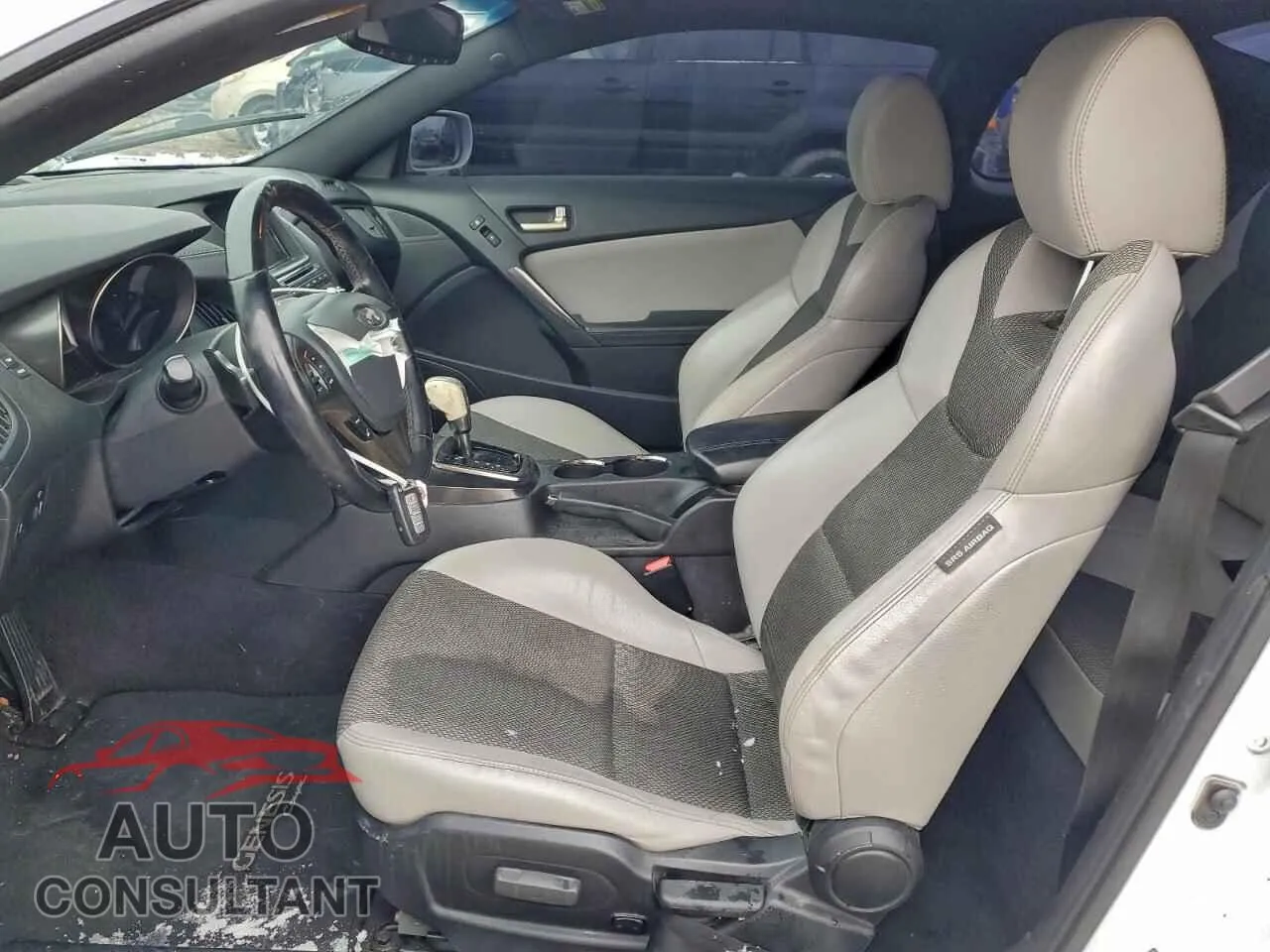 2013 HYUNDAI GENESIS Damaged VIN KMHHT6KD5DU099597 – exterior detail