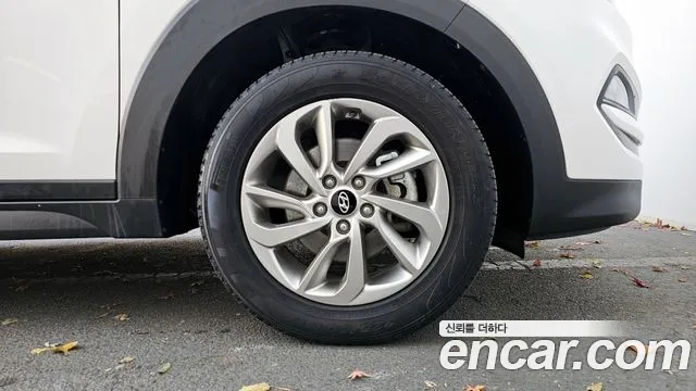 2017 Hyundai All New Tucson Diesel 1.7 2WD Sold VIN KMHJ3815GHU402984 – side profile