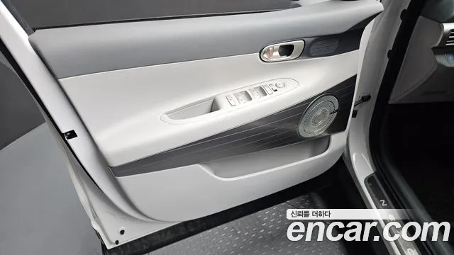 2020 Hyundai Nexo Premium Sold VIN KMHJ8816FLU004599 – trunk area 2020 Hyundai Nexo Premium Sold VIN KMHJ8816FLU004599 – trunk area