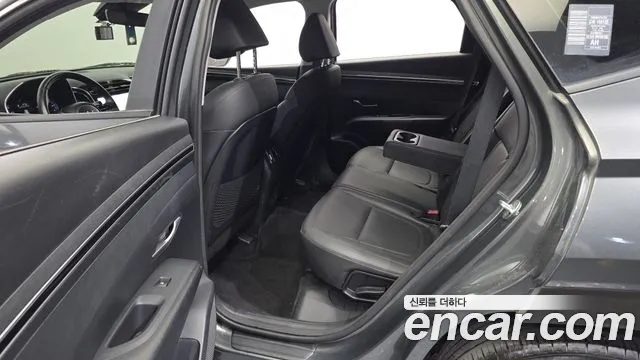 2023 Hyundai Tucson (NX4) Diesel 2.0 4WD Sold VIN KMHJC81CDPU188135 – interior seats