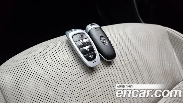 2022 Hyundai Tucson (NX4) Gasoline 1.6 Turbo 2WD Sold VIN KMHJE81BGNU142649 – interior seats