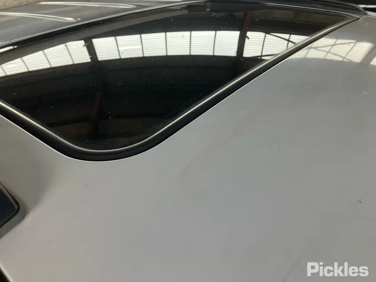 2010 Hyundai Tucson Damaged VIN KMHJN81BMAU189185 – interior seats 2010 Hyundai Tucson Damaged VIN KMHJN81BMAU189185 – interior seats