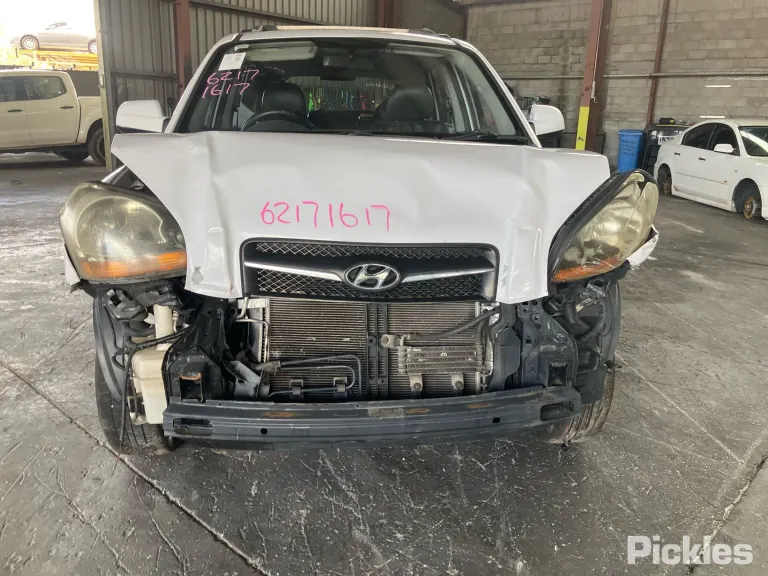 2010 Hyundai Tucson Damaged VIN KMHJN81BMAU189185 – odometer reading 2010 Hyundai Tucson Damaged VIN KMHJN81BMAU189185 – odometer reading