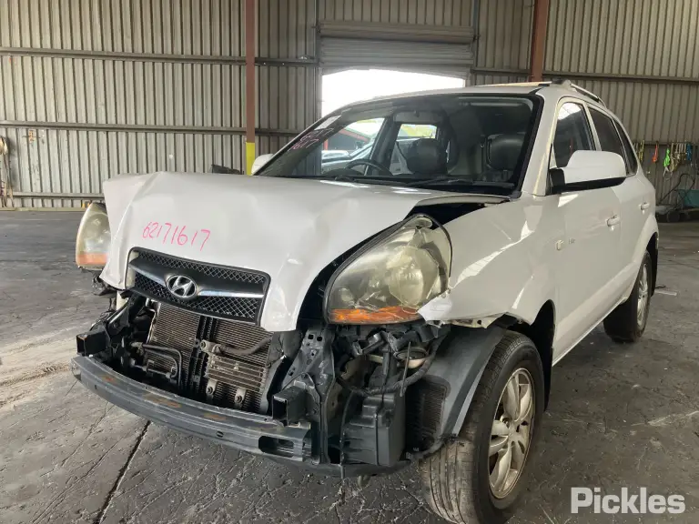 2010 Hyundai Tucson Damaged VIN KMHJN81BMAU189185 – photo 11 2010 Hyundai Tucson Damaged VIN KMHJN81BMAU189185 – photo 11