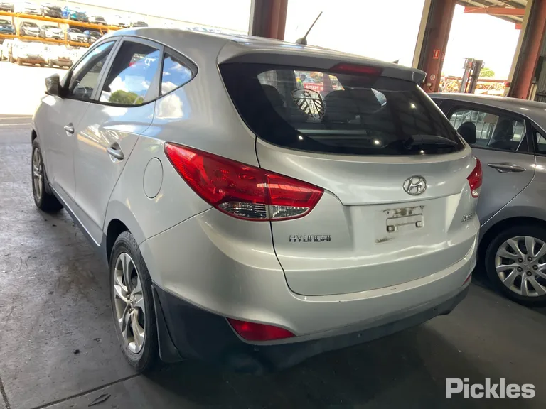 2011 Hyundai ix35 Used VIN KMHJT81BMBU321385 – side profile