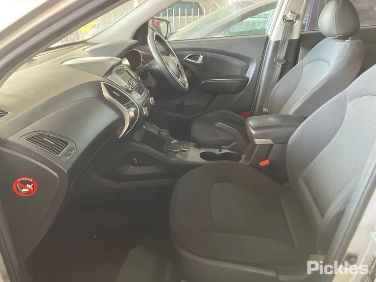 2011 Hyundai ix35 Used VIN KMHJT81BMBU321385 – photo 13