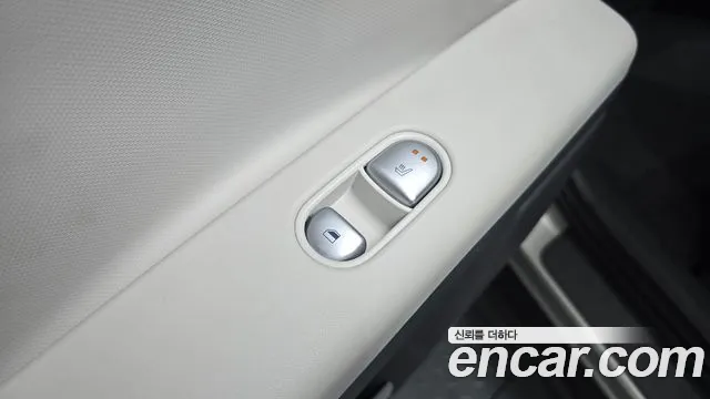 2022 Hyundai Ioniq 5 Long range Sold VIN KMHKN81AFNU003795 – interior seats