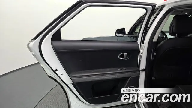 2022 Hyundai Ioniq 5 Long range Sold VIN KMHKR81AFNU088716 – interior seats