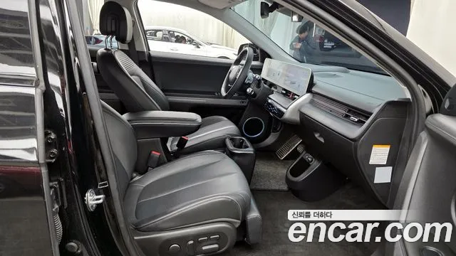 2023 Hyundai Ioniq 5 Long range Sold VIN KMHKR81EFPU156364 – interior seats