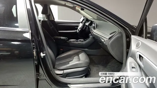 2020 Hyundai Sonata (DN8) 2.0 Sold VIN KMHL141EBLA016311 – exterior detail
