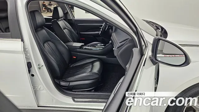 2020 Hyundai Sonata (DN8) 2.0 Sold VIN KMHL141EBLA023520 – side profile