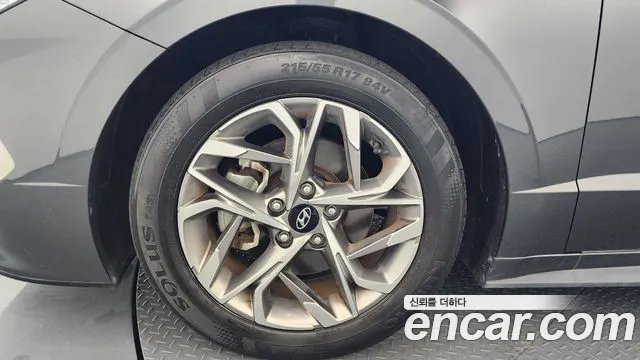 2021 Hyundai Sonata (DN8) 2.0 Sold VIN KMHL141EBMA115125 – exterior detail