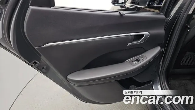 2021 Hyundai Sonata (DN8) 2.0 Sold VIN KMHL141EBMA132327 – trunk area