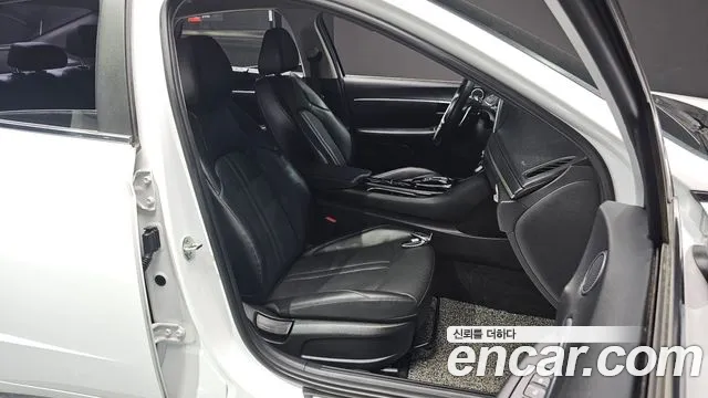 2021 Hyundai Sonata (DN8) 2.0 Sold VIN KMHL141EBMA136515 – interior seats