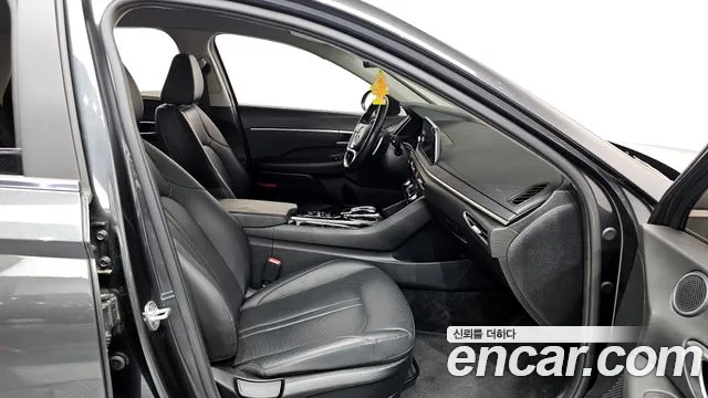 2021 Hyundai Sonata (DN8) 2.0 Sold VIN KMHL141EBMA150880 – trunk area