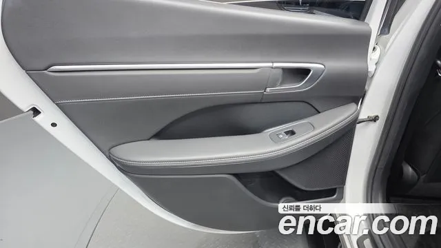 2022 Hyundai Sonata (DN8) 2.0 Sold VIN KMHL141EBNA203355 – interior seats
