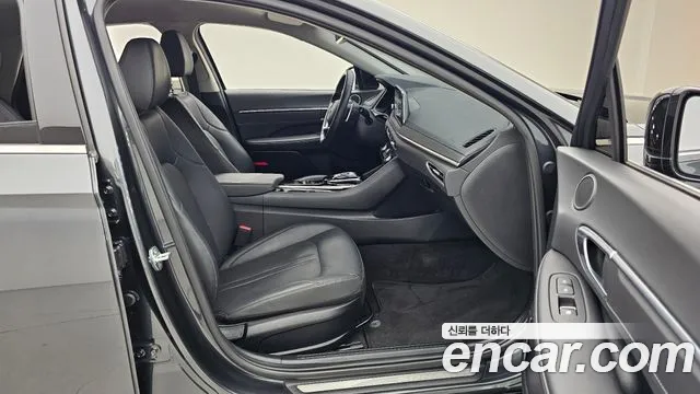 2022 Hyundai Sonata (DN8) 2.0 Sold VIN KMHL141EBNA206077 – interior seats