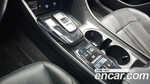 2022 Hyundai Sonata (DN8) 2.0 Sold VIN KMHL141EBNA208922 – interior seats