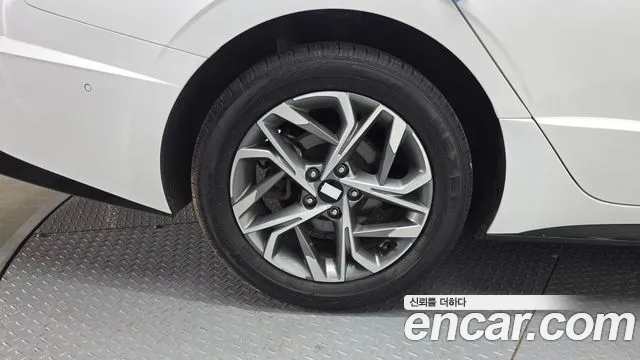 2022 Hyundai Sonata (DN8) 2.0 Sold VIN KMHL141EBNA212210 – interior seats