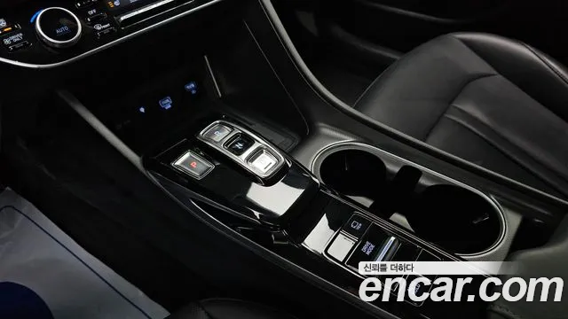 2021 Hyundai Sonata Hybrid (DN8) Premium Sold VIN KMHL241JBMA018017 – exterior detail 2021 Hyundai Sonata Hybrid (DN8) Premium Sold VIN KMHL241JBMA018017 – exterior detail