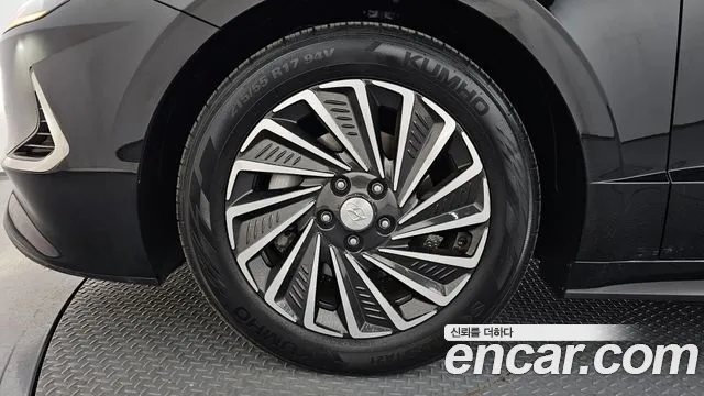 2022 Hyundai Sonata Hybrid (DN8) Premium Plus Sold VIN KMHL241JBNA048847 – exterior detail