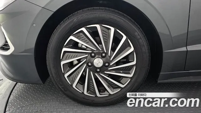 2022 Hyundai Sonata Hybrid (DN8) Premium Plus Sold VIN KMHL241JBNA049267 – trunk area