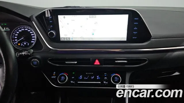 2022 Hyundai Sonata Hybrid (DN8) Premium Plus Sold VIN KMHL241JBNA050147 – engine bay